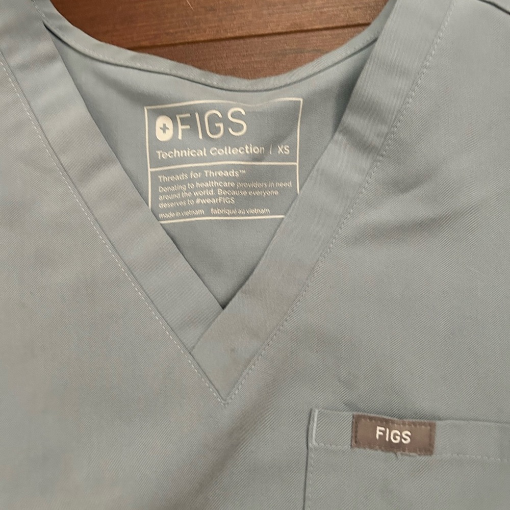 Used Figs XS Top Dusty Blue